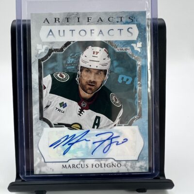 Marcus Foligno - podpis