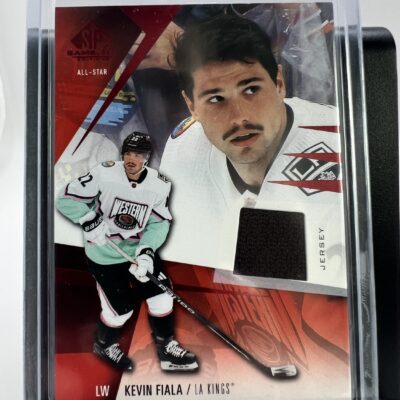 Kevin Fiala - kousek dresu